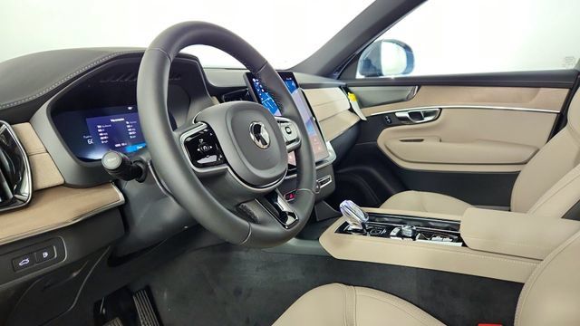 New 2026 Volvo XC90 T8 Plus w/ Protection Package AWD/4WD image 12