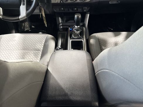 Certified 2021 Toyota Tacoma SR5 image 21