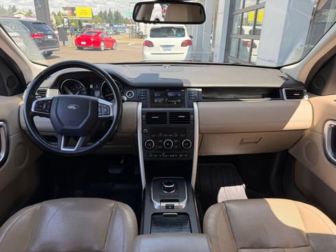 Used 2017 Land Rover Discovery Sport HSE AWD/4WD image 5