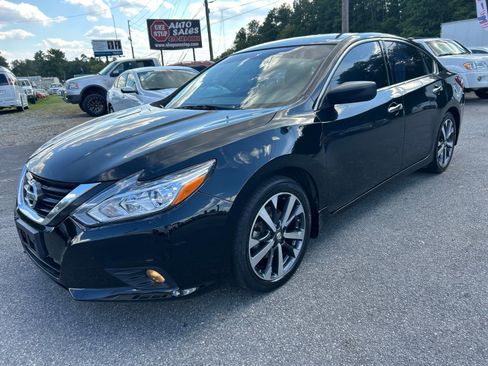 Used 2017 Nissan Altima 2.5 SR image 1