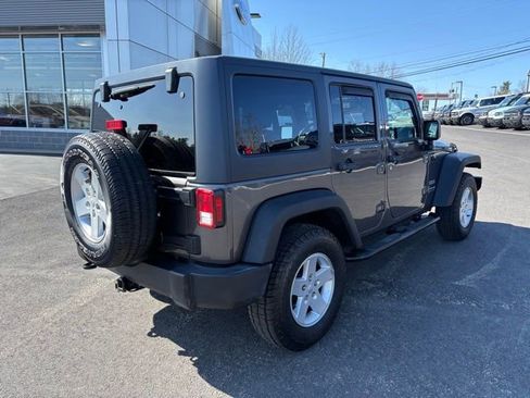 Used 2018 Jeep Wrangler Unlimited Sport S image 3