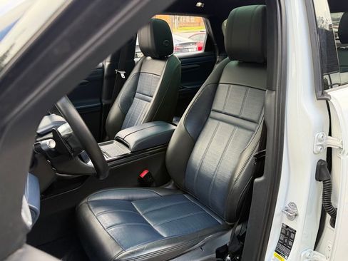 Used 2020 Land Rover Range Rover Evoque R-Dynamic SE image 26