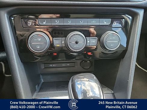 Certified 2023 Volkswagen Taos SEL image 8