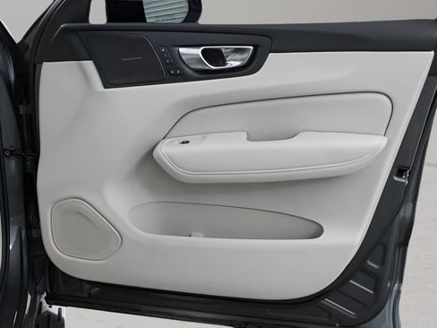 Certified 2026 Volvo XC60 T8 Ultra w/ Protection Package Premier AWD/4WD image 23