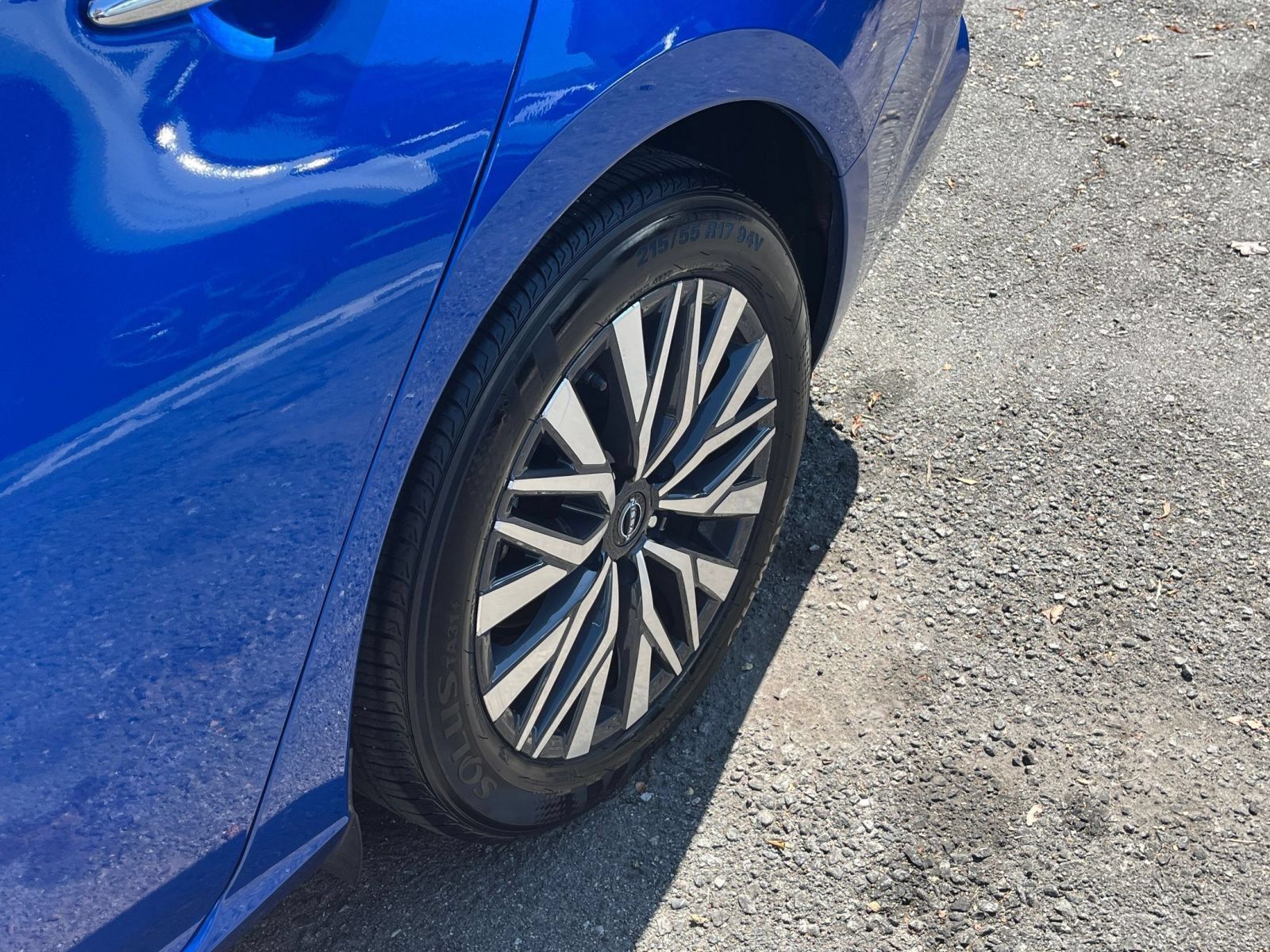 Used 2025 Nissan Altima 2.5 SV FWD image 30