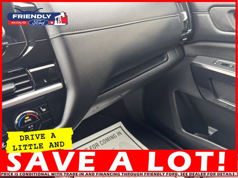 Used 2024 Nissan Pathfinder SV image 36