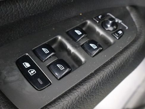 Used 2018 Volvo XC90 T5 Momentum w/ Convenience Package FWD image 21
