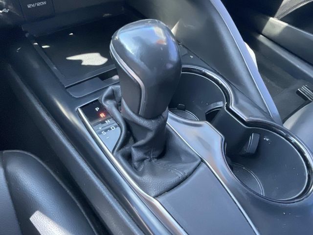 Used 2020 Toyota Camry SE FWD image 31