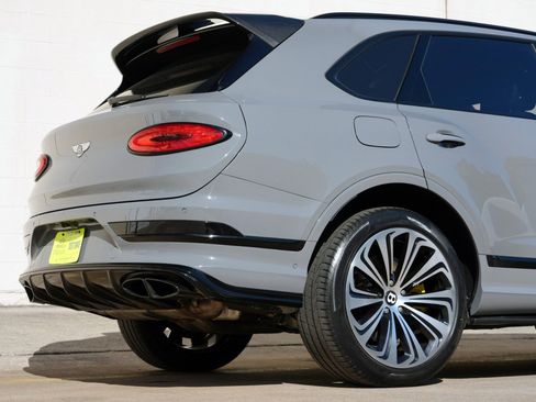 Used 2022 Bentley Bentayga AWD/4WD image 63