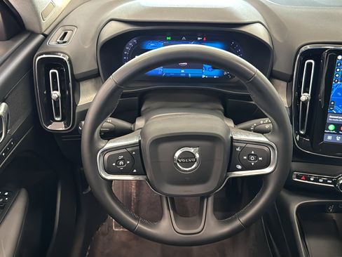 Used 2025 Volvo XC40 B5 Core AWD/4WD image 12