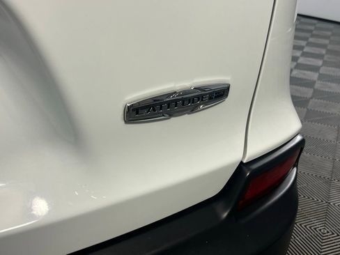 Used 2020 Jeep Cherokee Latitude Plus w/ Comfort/Convenience Group image 11