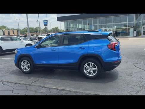 Certified 2024 GMC Terrain SLE w/ Driver Convenience Package FWD image 6