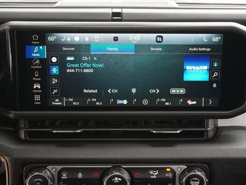 Used 2025 Jeep Wrangler Willys image 13