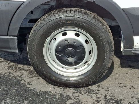 Used 2025 Ford Transit 250 148 Medium Roof RWD image 9