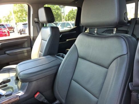 Used 2024 GMC Sierra 1500 Elevation w/ Elevation Premium Package AWD/4WD image 12