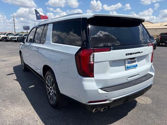Used 2026 GMC Yukon XL Denali w/ Denali Reserve Package AWD/4WD image 3