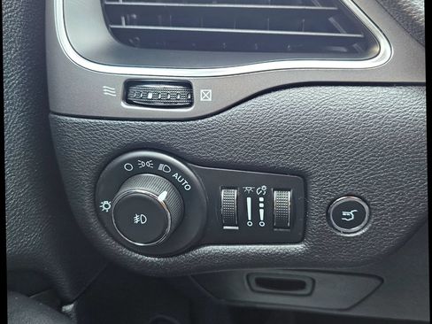 Used 2020 Jeep Cherokee Latitude Lux w/ Comfort/Convenience Group AWD/4WD image 21
