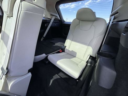 Used 2018 Volvo XC90 T6 Momentum w/ Convenience Package image 13