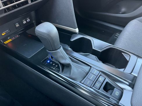 Used 2025 Toyota Camry LE image 40