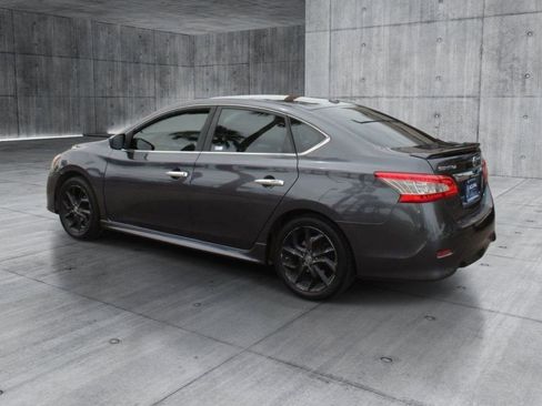 Used 2013 Nissan Sentra SR w/ Premium Pkg FWD image 3