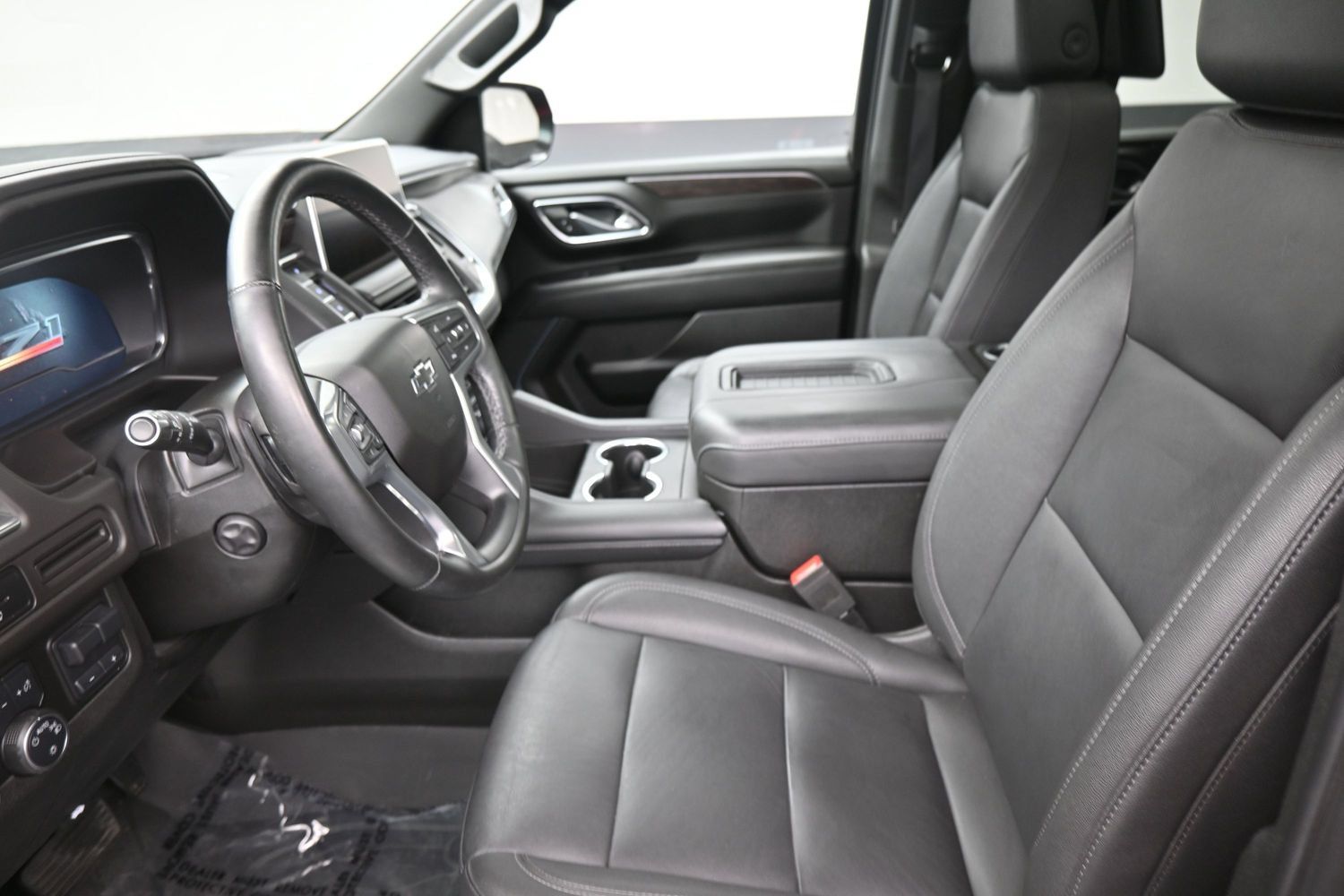 Used 2023 Chevrolet Tahoe Z71 w/ Z71 Off-Road Package AWD/4WD image 13