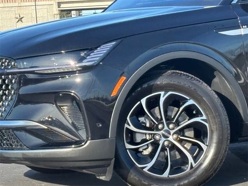 Used 2024 Lincoln Nautilus Premier w/ Equipment Group 102A image 3