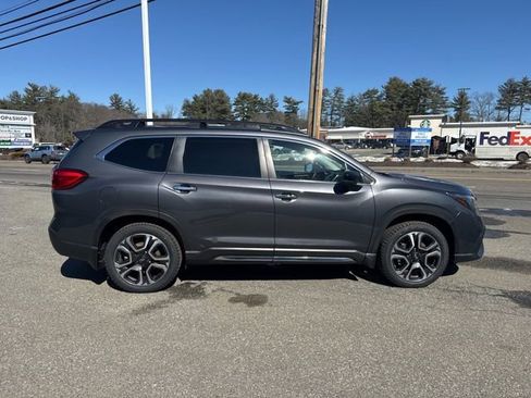 Used 2024 Subaru Ascent Touring image 2