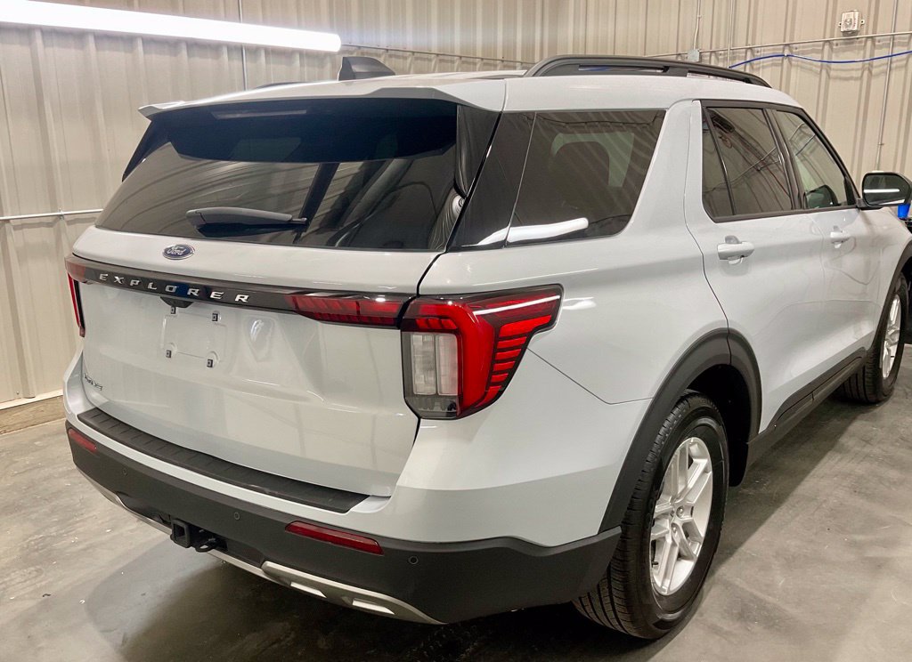 Used 2026 Ford Explorer Active w/ Active Comfort Package RWD image 23