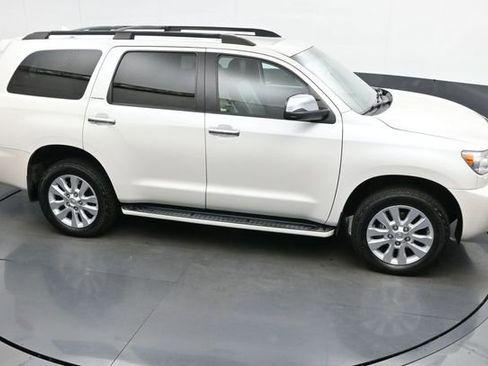 Used 2017 Toyota Sequoia Platinum AWD/4WD image 46