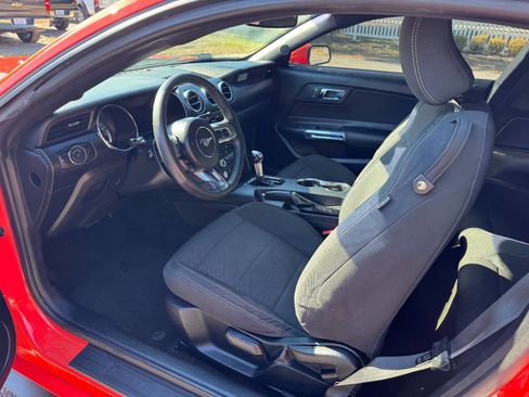 Used 2015 Ford Mustang V6 2dr Fastback image 9
