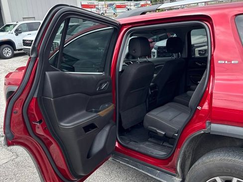 Used 2023 GMC Acadia SLE w/ Driver Convenience Package AWD/4WD image 27
