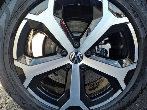 New 2026 Volkswagen Tiguan SE image 5