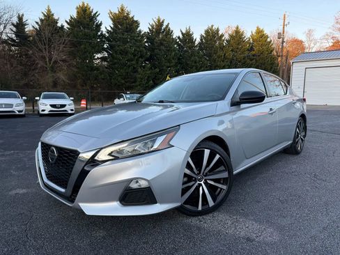 Used 2020 Nissan Altima 2.5 SR image 2