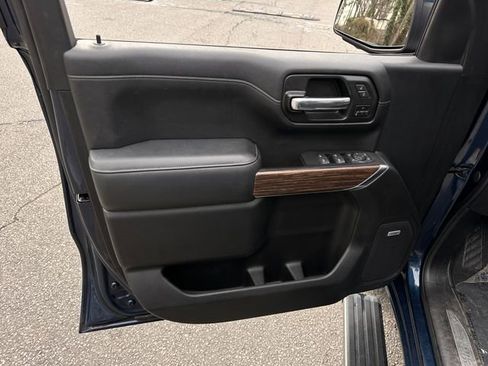 Used 2020 Chevrolet Silverado 1500 High Country w/ Technology Package image 13