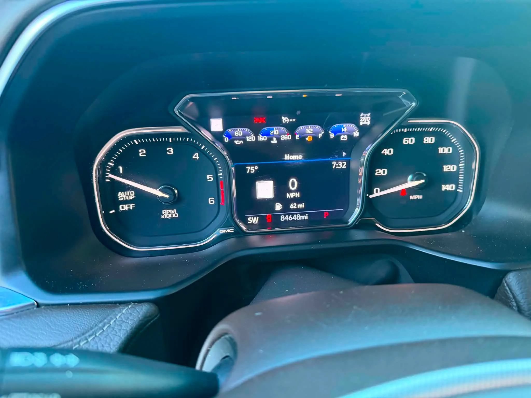 Used 2021 GMC Yukon XL Denali AWD/4WD image 8