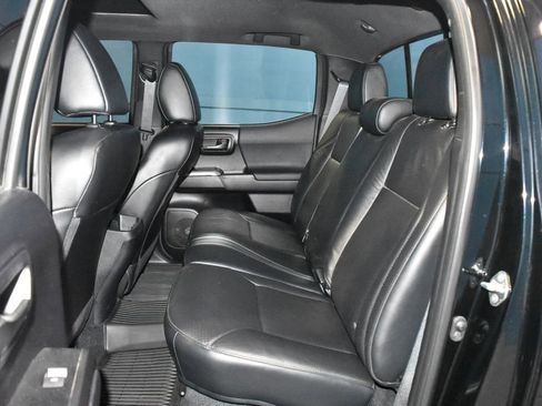 Used 2020 Toyota Tacoma TRD Off-Road image 18