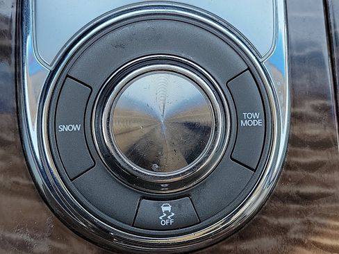 Used 2017 Nissan Armada SV image 16