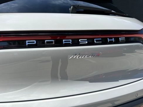 Certified 2026 Porsche Macan image 14