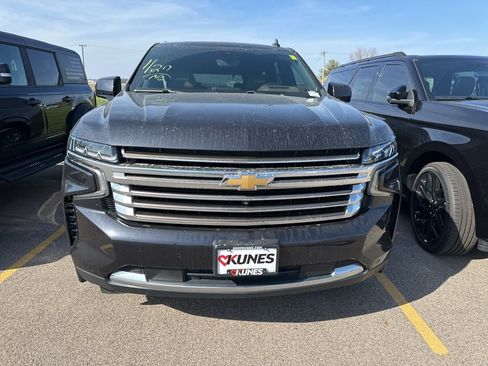 Used 2022 Chevrolet Tahoe High Country w/ Premium Package 2 AWD/4WD image 13