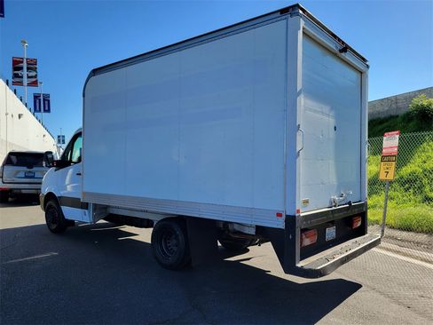 Used 2017 Mercedes-Benz Sprinter 3500 image 2