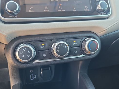 Used 2021 Nissan Versa SV image 20