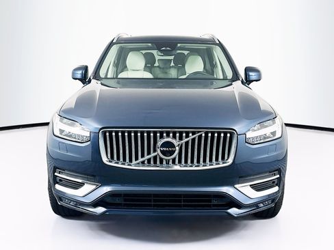 Used 2023 Volvo XC90 B5 Plus AWD/4WD image 2