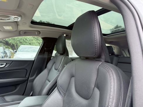 Used 2020 Volvo V60 T5 Cross Country AWD/4WD image 13