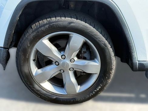 Used 2013 Jeep Grand Cherokee Overland w/ Advance Technology Group image 12