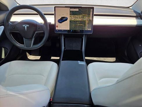 Used 2018 Tesla Model 3 Long Range image 14