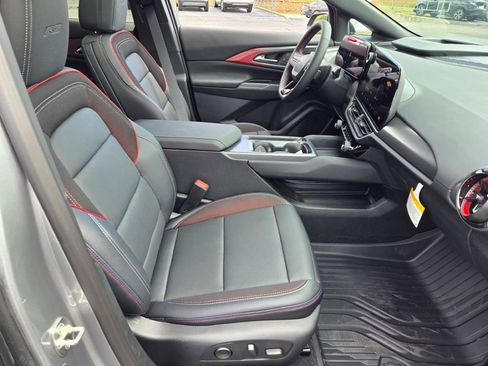 New 2025 Chevrolet Equinox EV RS image 4