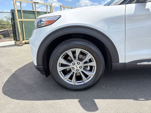 Certified 2022 Ford Explorer XLT w/ Equipment Group 202A RWD image 34