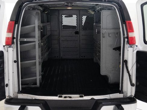 Used 2017 GMC Savana 2500 image 31