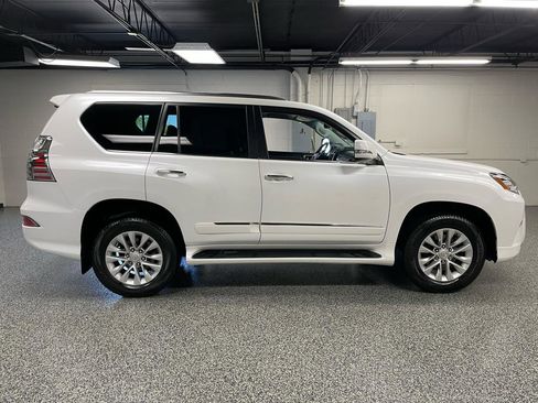 Used 2018 Lexus GX 460 Premium w/ Premium Package AWD/4WD image 4