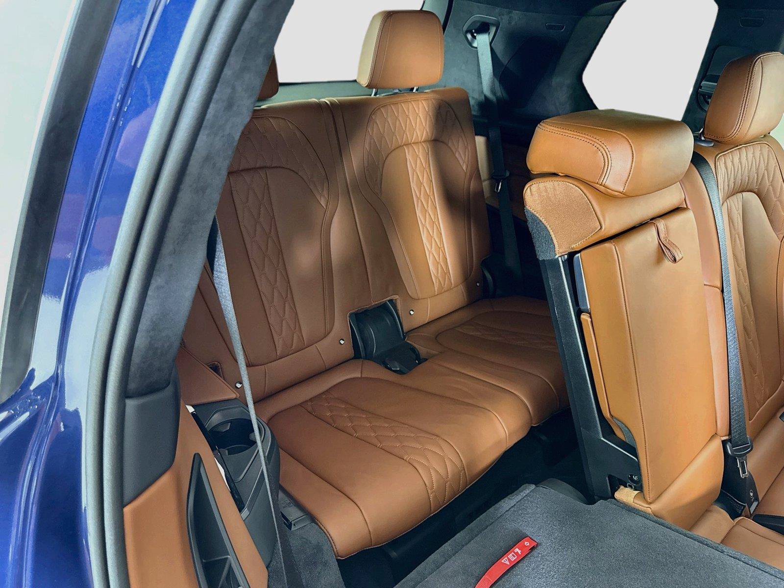 Used 2024 BMW ALPINA XB7 AWD/4WD image 30